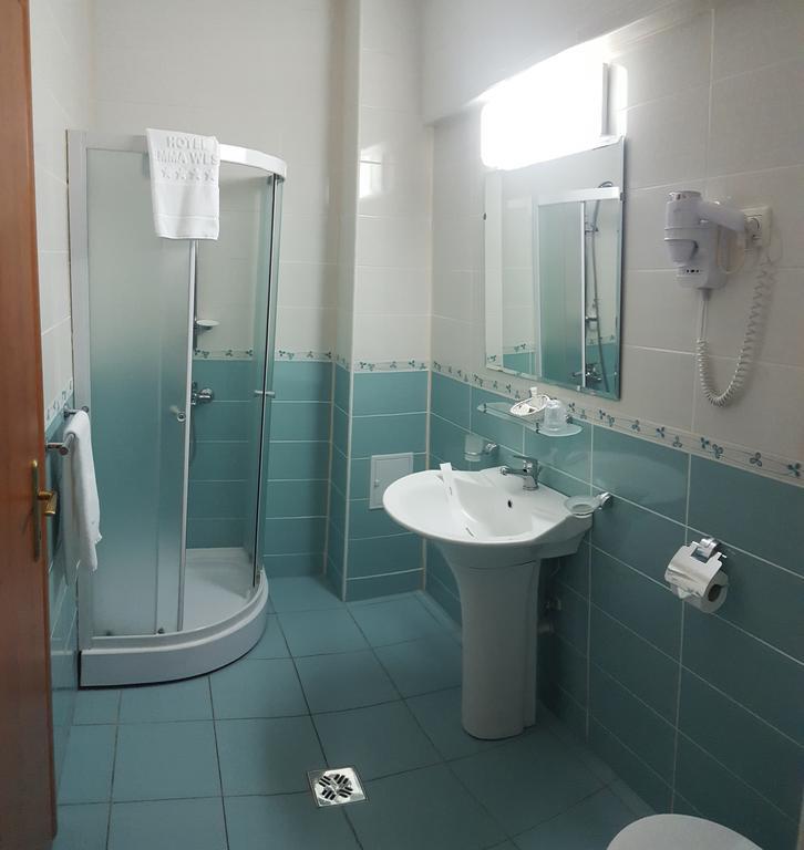 Hotel Emma West Craiova Exterior foto