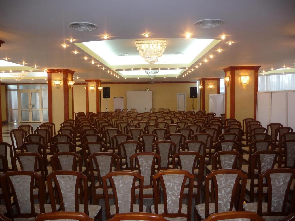 Hotel Emma West Craiova Exterior foto