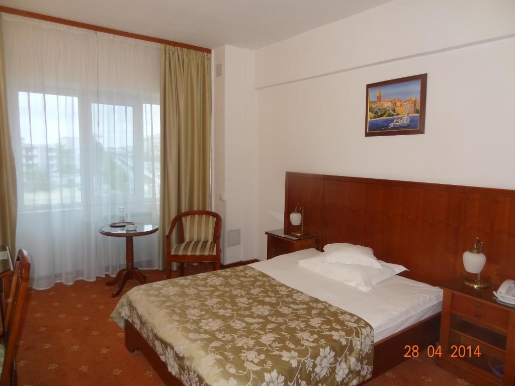 Hotel Emma West Craiova Exterior foto